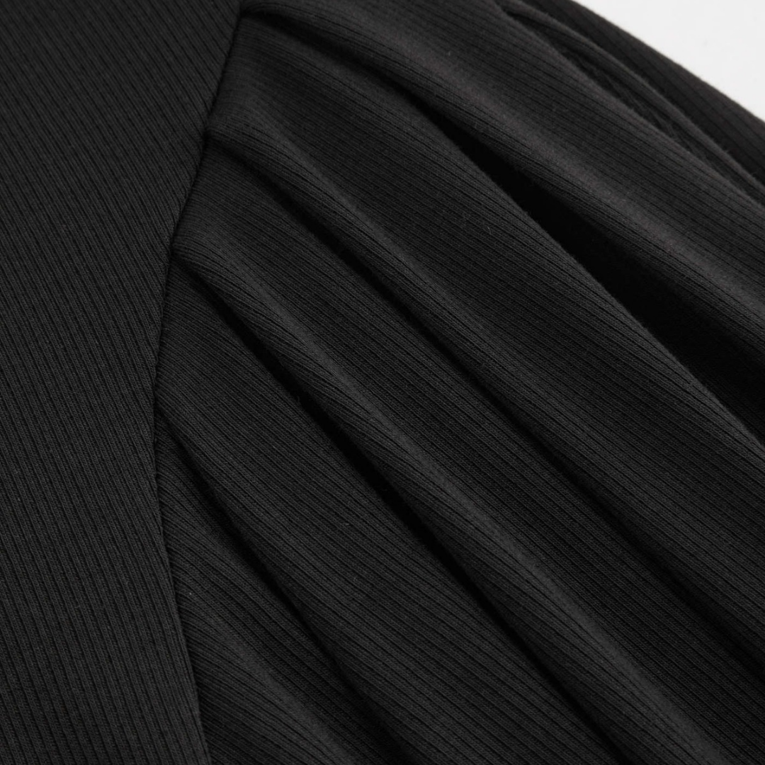 Midi-Kleid mit Hohem Kragen