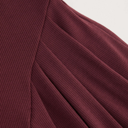 Midi-Kleid mit Hohem Kragen
