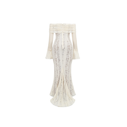 Lace Serenity“ – Schulterfreies Spitzenkleid