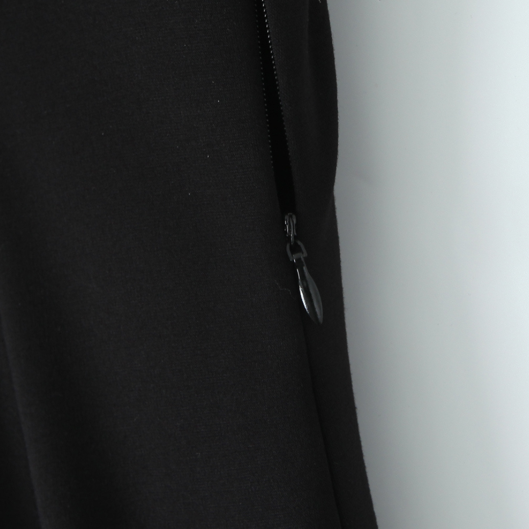 Weiss-Schwarz gestreiftes Kleid
